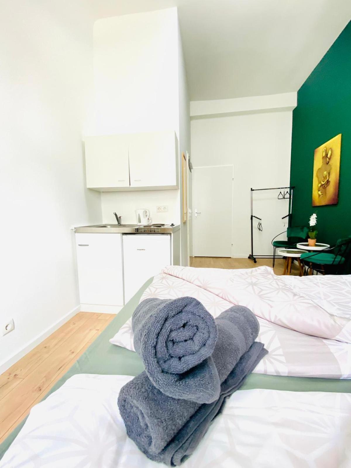 8 Fully Equipped Studio Shared Apt W Terrace Margareten Вена Экстерьер фото
