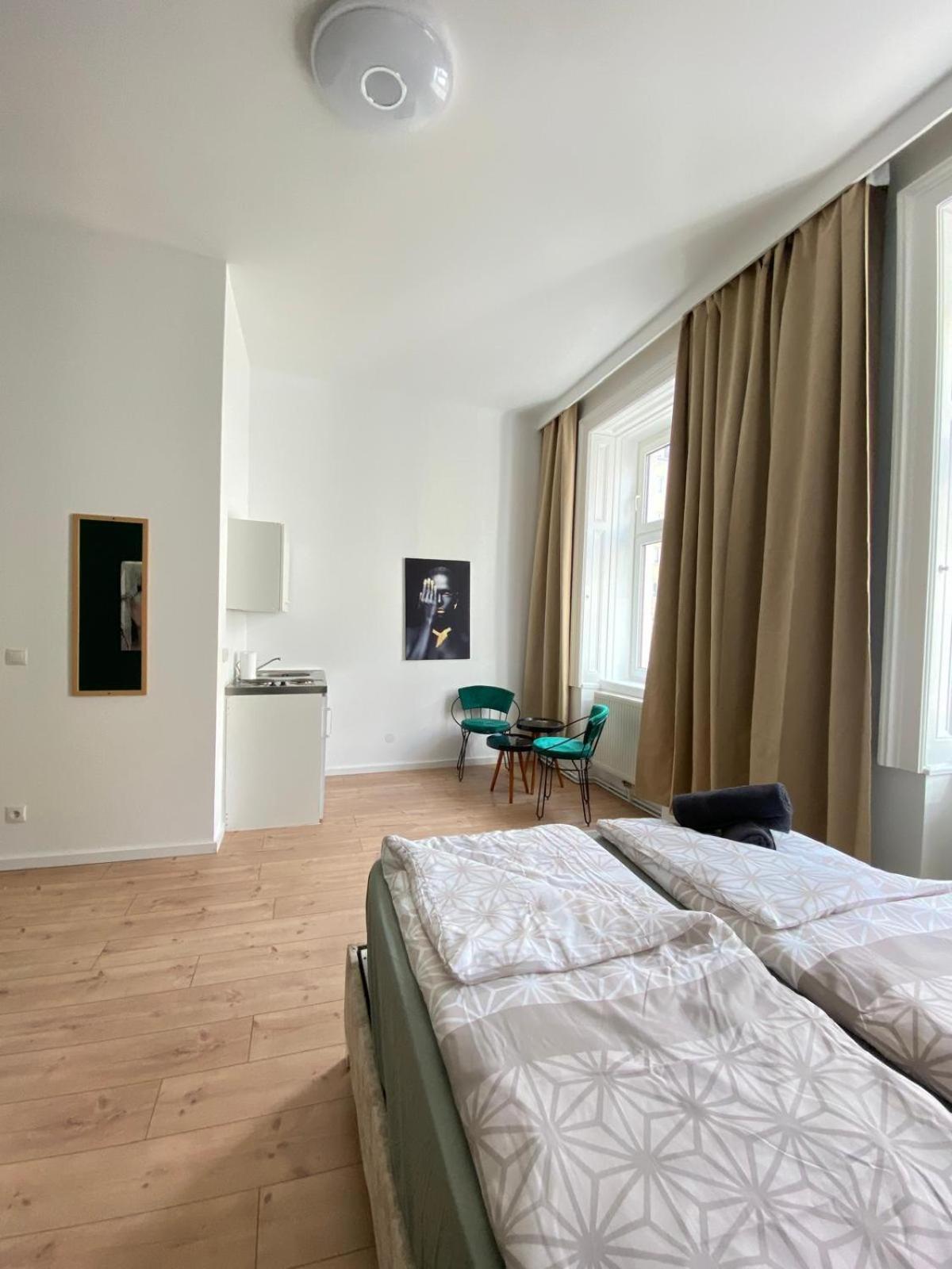 8 Fully Equipped Studio Shared Apt W Terrace Margareten Вена Экстерьер фото