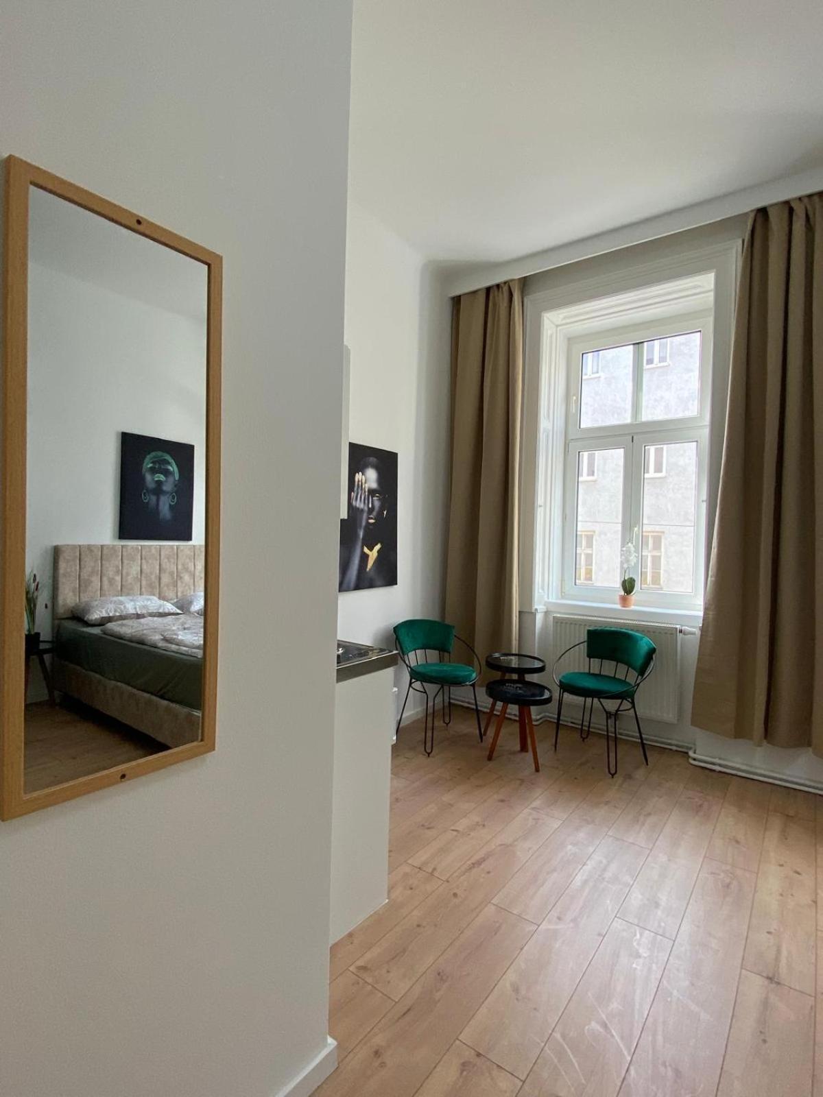 8 Fully Equipped Studio Shared Apt W Terrace Margareten Вена Экстерьер фото